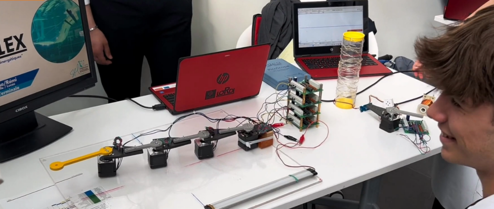 Hydroflex, projet concourant pour le défi « L’ingénierie au service des enjeux énergétiques » a remporté le 3eme prix Terminale du concours national, ainsi que le Prix de la Démarche de l’Ingénieur organisé par CCMP (Concours commun Mines-Pont). 