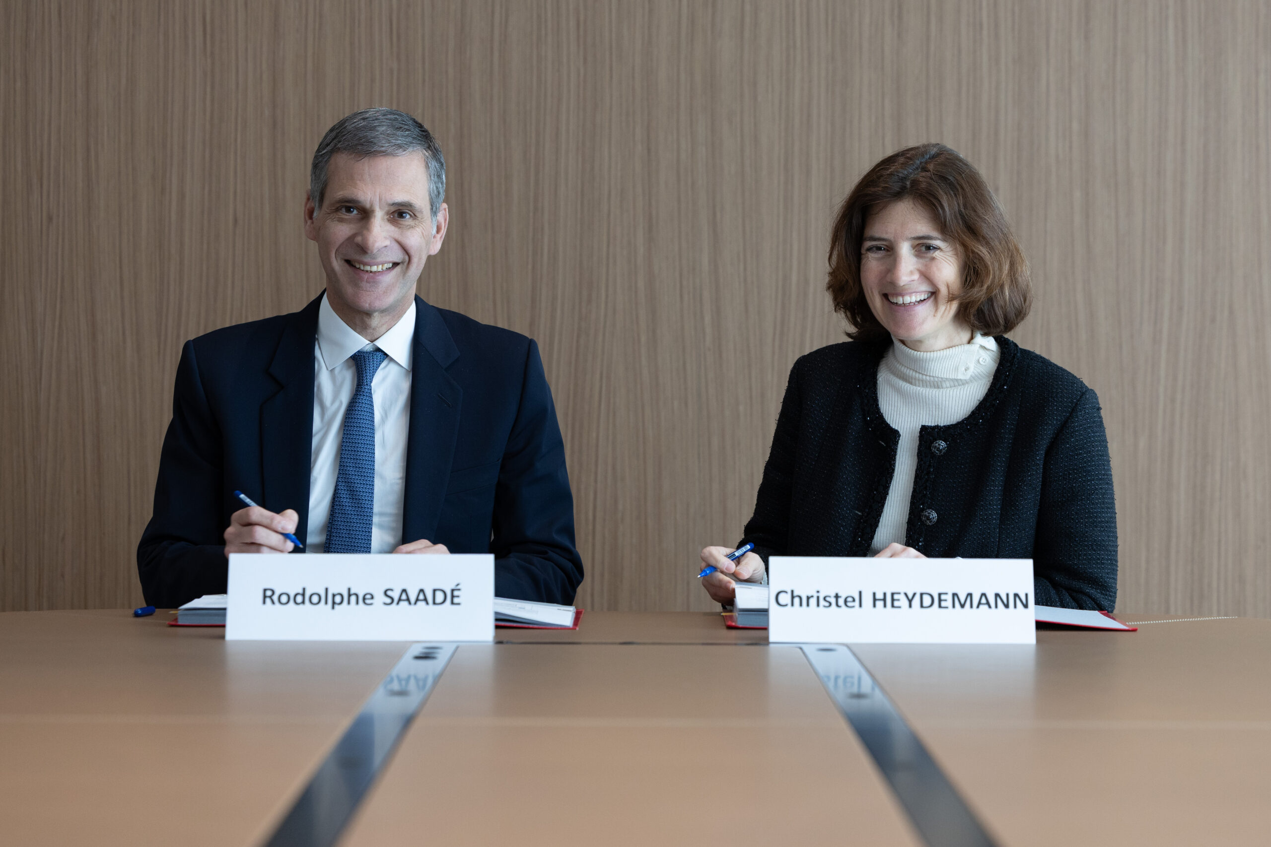 Signature du partenariat ZEBOX et Orange